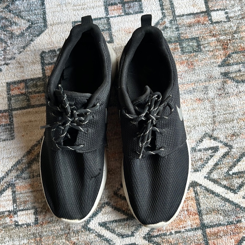 Nike running/crosstraining sneaker